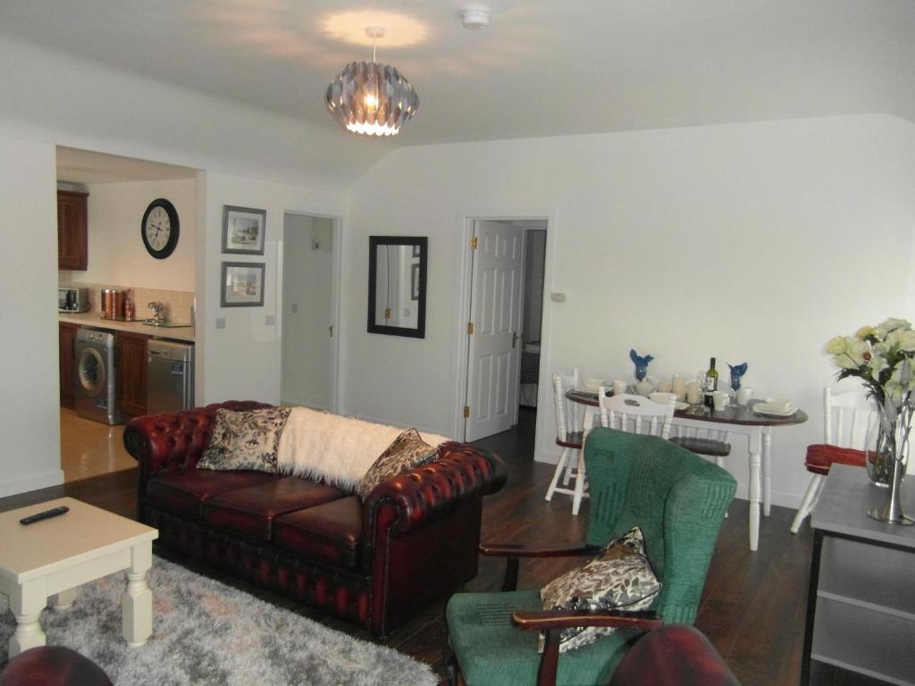 Bridge End House room 2